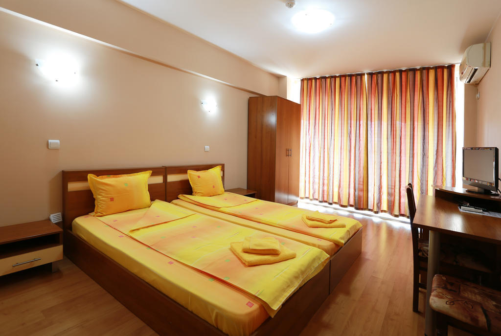Acropolis Hotel بازارجيك الغرفة الصورة